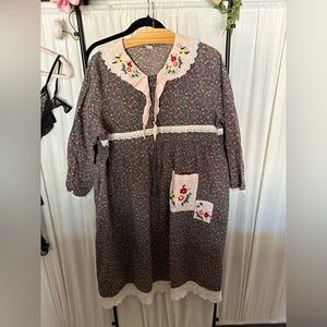 Mu Duo vintage dress. Rare. Size med since there is a tie it could go smaller